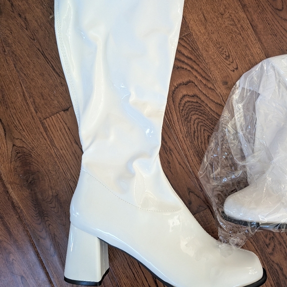 NWT Ellie 3" White Faux Patent Leather Gogo Knee High Zip Boots Size 14 Ladies - Picture 2 of 7